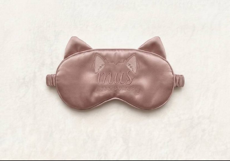 Masque de nuit en satin rose brodé Mus Accessoires